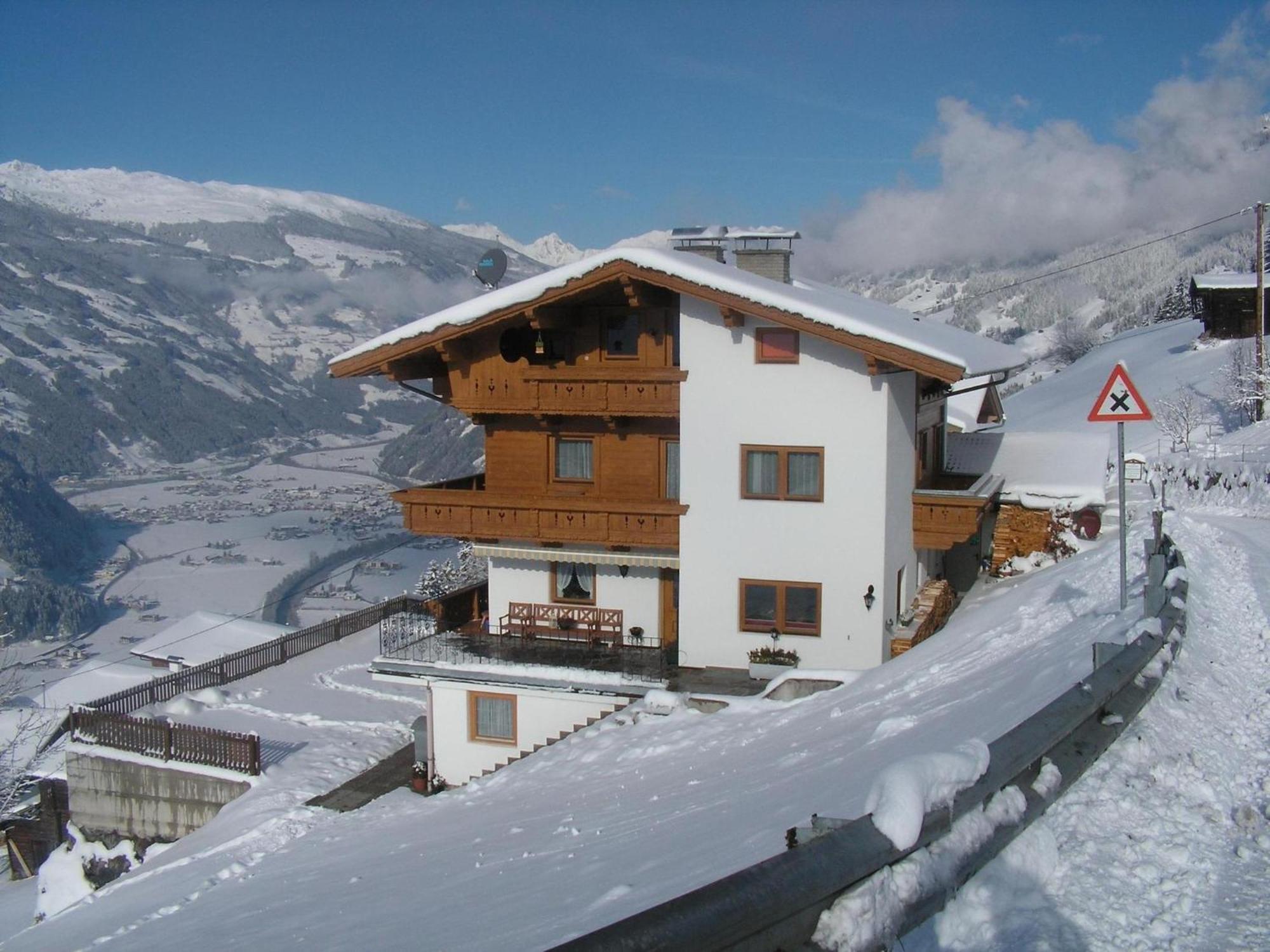 Apartment In Hippach Im Zillertal In The Mountains Muhlen  Exteriör bild