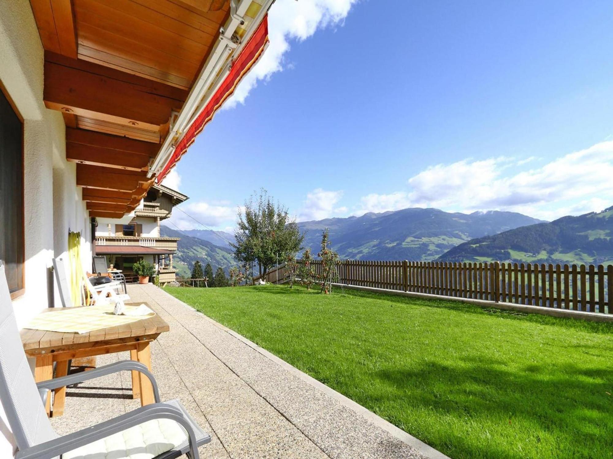Apartment In Hippach Im Zillertal In The Mountains Muhlen  Exteriör bild