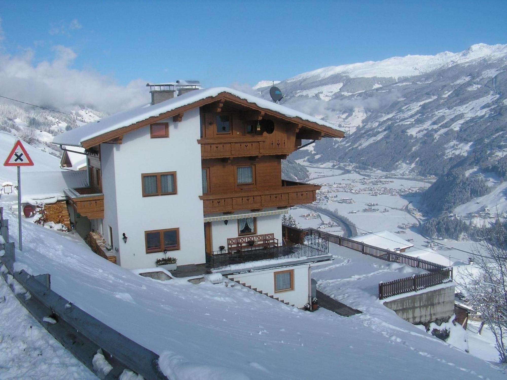 Apartment In Hippach Im Zillertal In The Mountains Muhlen  Exteriör bild
