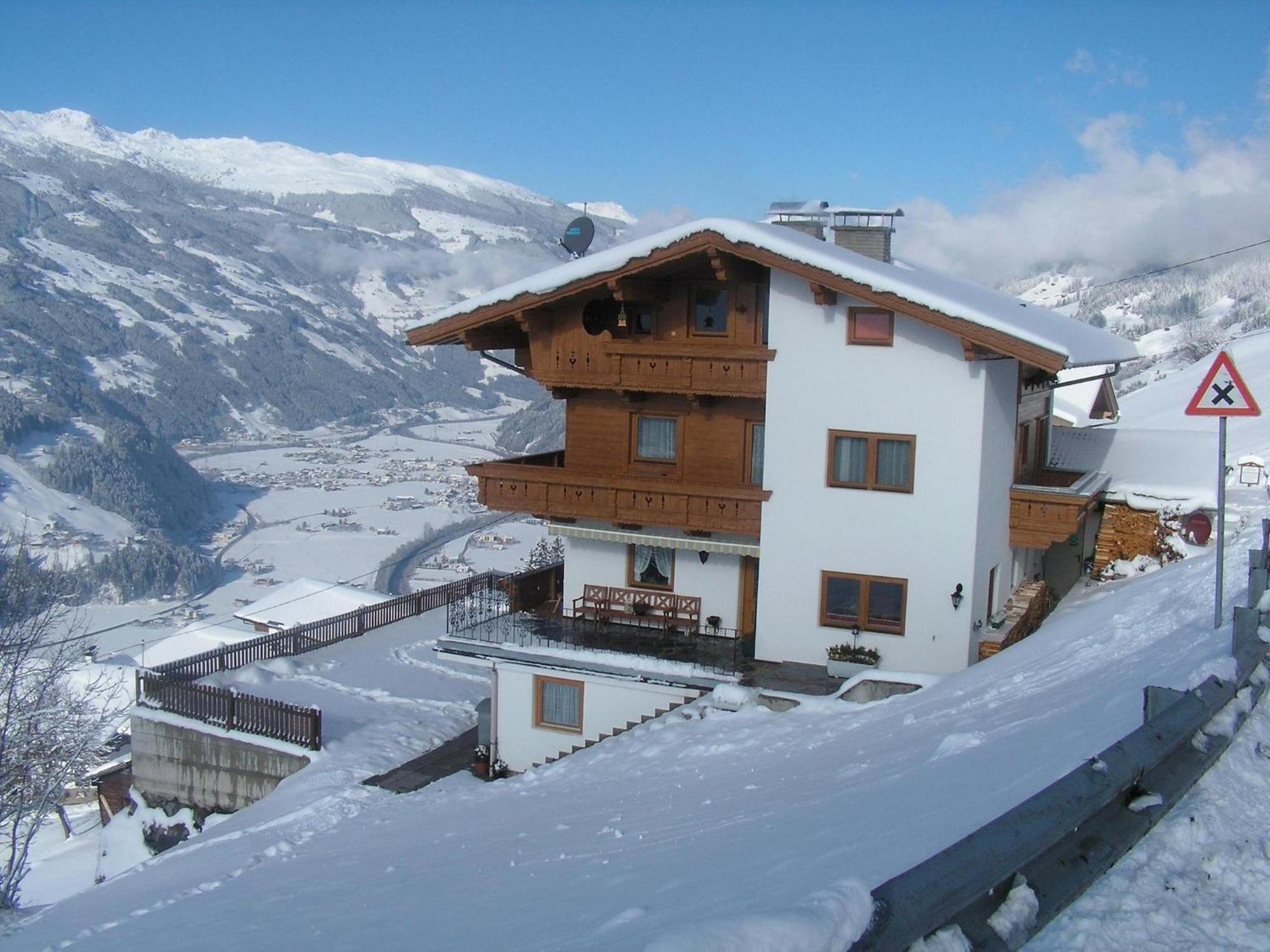 Apartment In Hippach Im Zillertal In The Mountains Muhlen  Exteriör bild